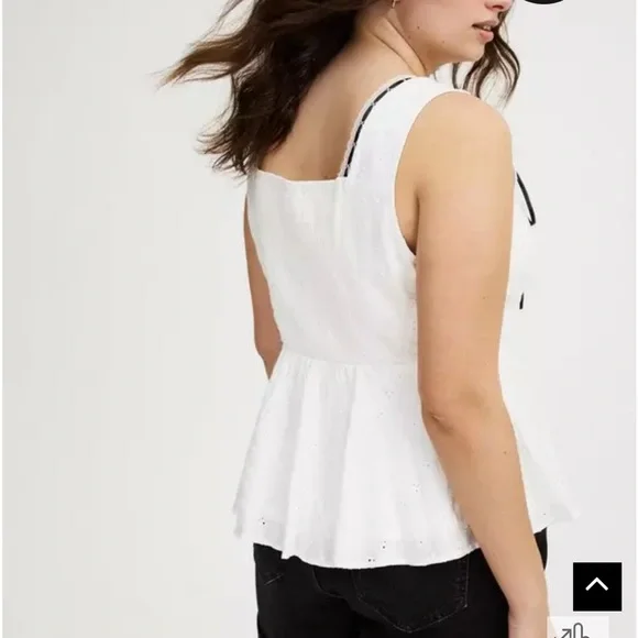 Torrid - Peplum Eyelet Top - size 2 - Picture 3 of 8